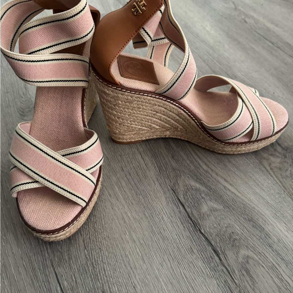 NWOB Tory Burch Pink and Tan Wedge Sandals